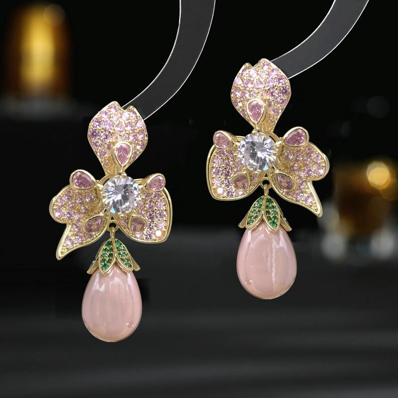 1 Coppia di Orecchini Pendenti con Perle e Zirconia Cubica Placcati in 1 Coppia di Orecchini Pendenti con Perle e Zirconia Cubica Placcati in