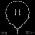 Zirkonia-Blumen-Hochzeits-Halsketten-Set, Damen-Party-Schmuck CN10241